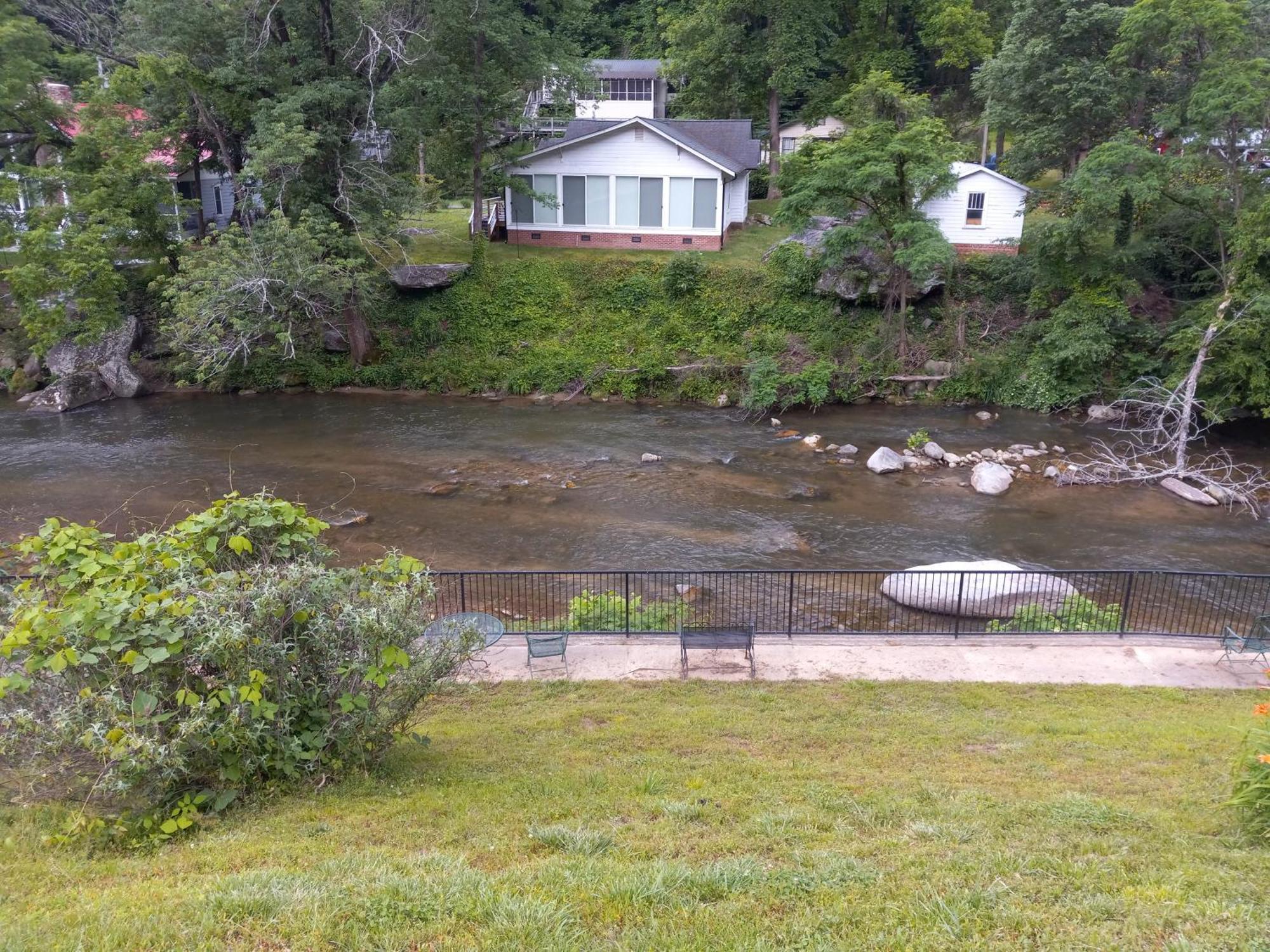 Carter Lodge - On The River Chimney Rock Extérieur photo