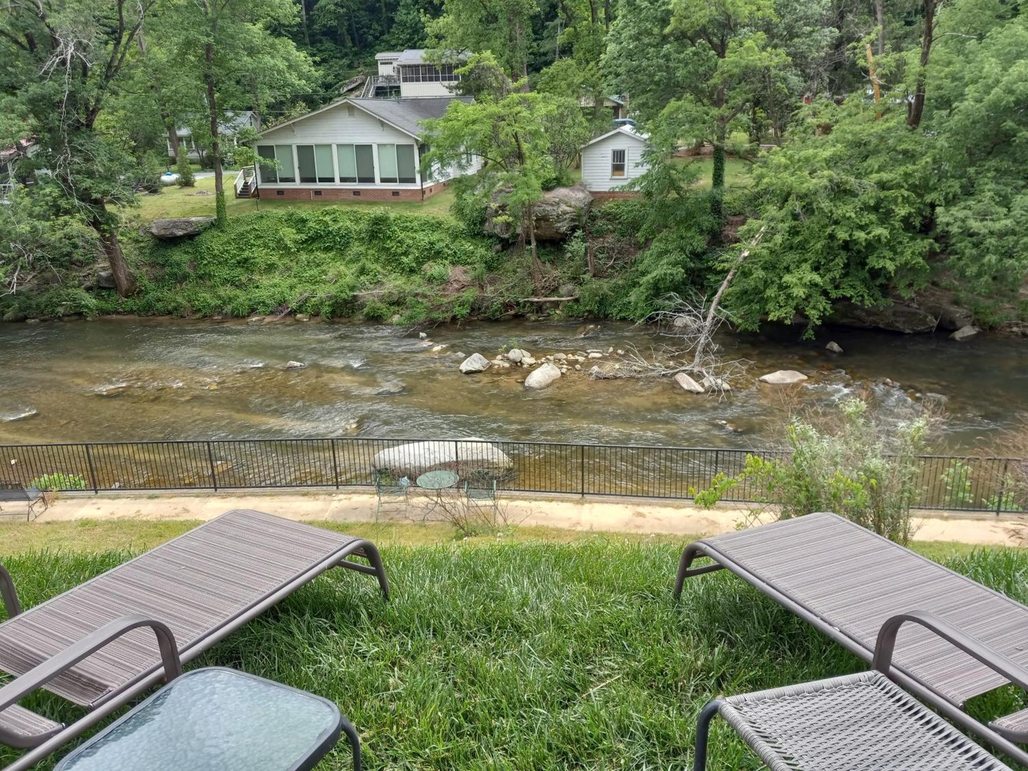 Carter Lodge - On The River Chimney Rock Extérieur photo